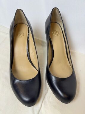 Ann Taylor Mila Black Leather Pumps Heel size 6.5 Rubber Sole Round Toe
